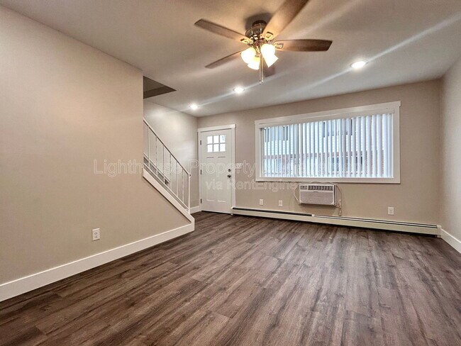 Building Photo - 2876 Taft Ave SW