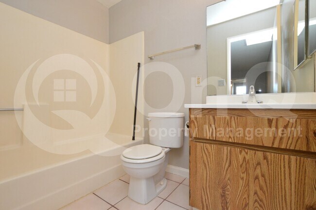Building Photo - 4820 N 89th Ave