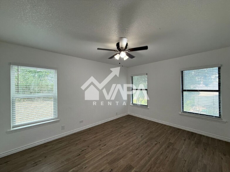Building Photo - 507 Stockton Dr