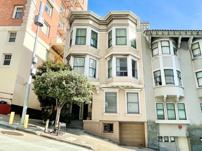 Building Photo - Charming Lower Nob Hill 1BR/1BA! Laundry! ...