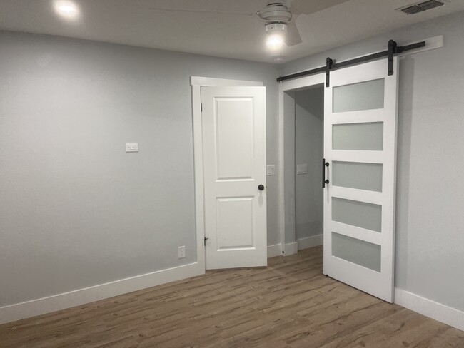 Building Photo - 662 Yardarm Dr