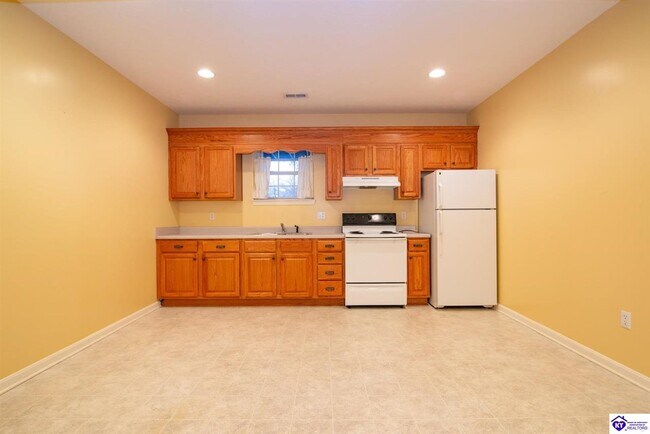 Building Photo - 243 Emmaus Cir