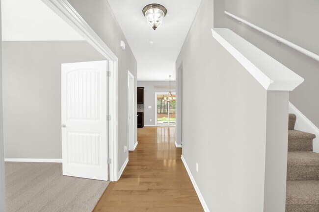 Building Photo - 602 Applecross Dr