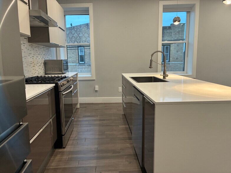 Kitchen - 100 Oak St