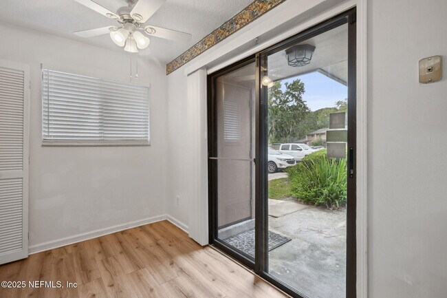 Building Photo - 85 Debarry Ave