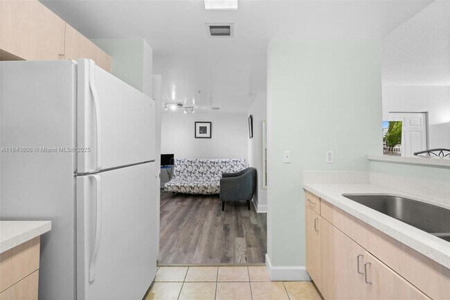 Building Photo - 50 Menores Ave