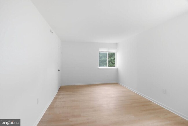Building Photo - 5005 Green Mountain Cir