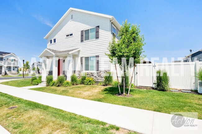 Building Photo - Single Family Home in Syracuse!