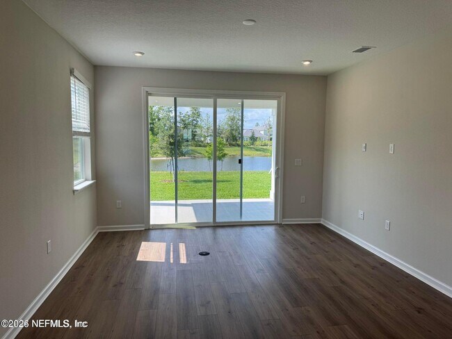 Building Photo - 41 Spruce Hl Pt