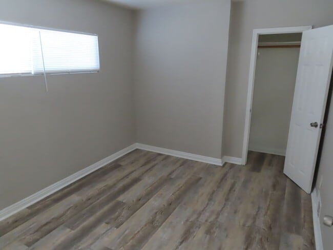 Building Photo - MADERA