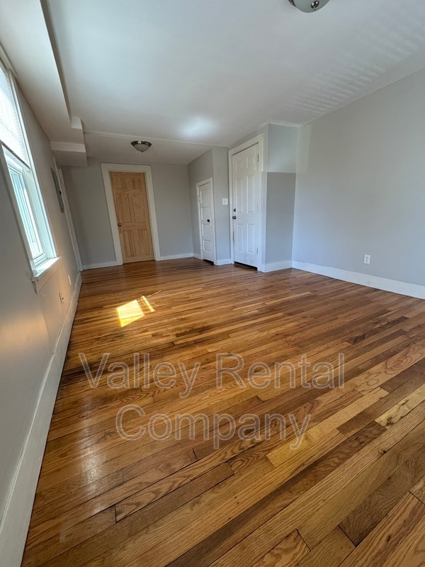 Building Photo - 39 Middle St