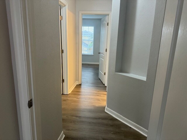 Building Photo - 1803 Royal Ridge Dr