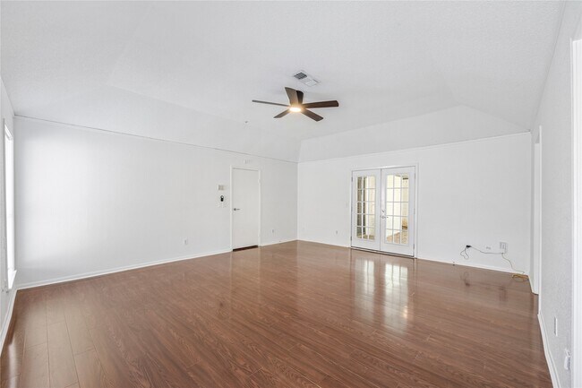 Building Photo - 11906 Pepperdine Ln