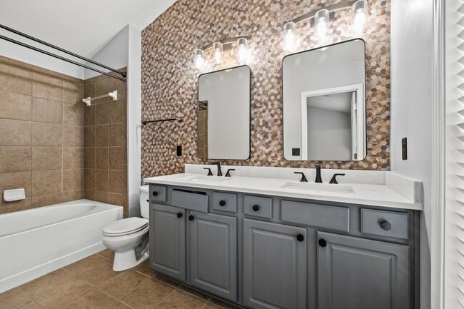 Building Photo - 1346 Thornborough Dr