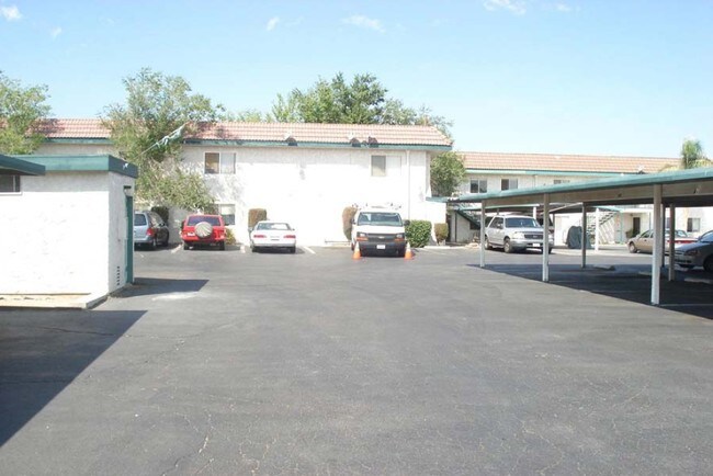 Palmdale Meadow Apartments - Palmdale Meadows Apartments