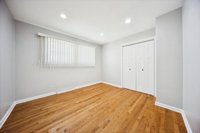 Building Photo - 6039 S Narragansett Ave