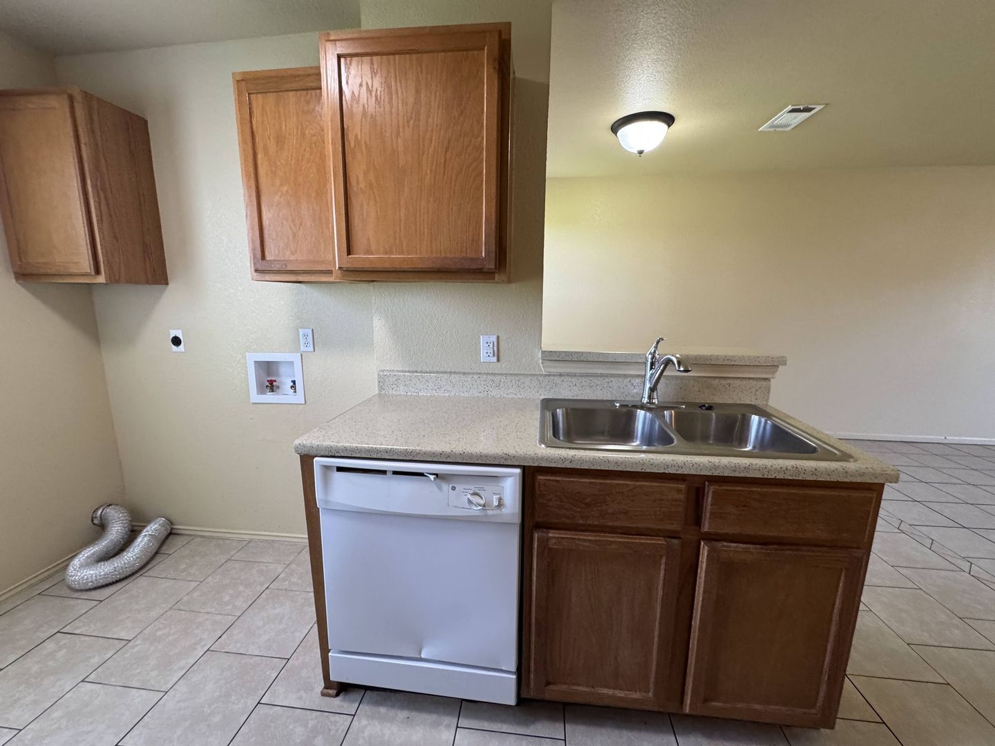 Building Photo - 5702 Greengate Dr