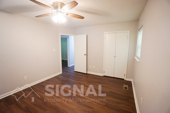 Building Photo - 105 Silverleaf Dr