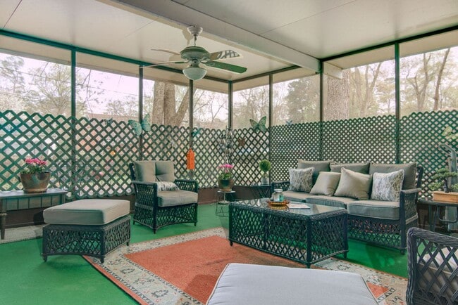 Building Photo - Beautifully Renovated Historic Home with a Large Backyard!
