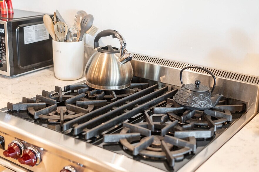 Building Photo - 4129 E Palo Verde Dr