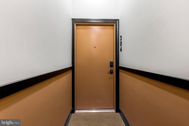 Building Photo - 600 N Howard St