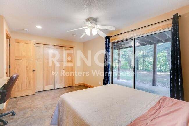 Building Photo - 3BD/2.5BA Home in Elk River Available Now!