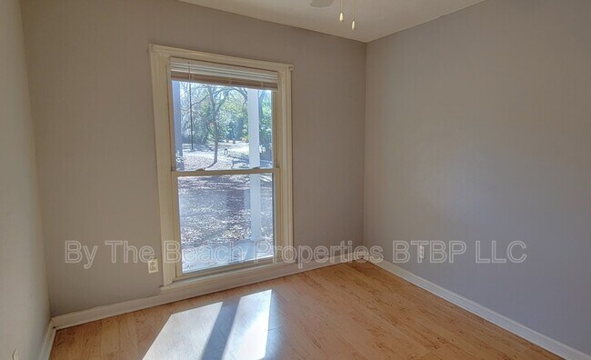 Building Photo - 1702 Wandering Way