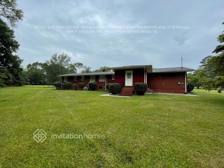 Building Photo - 208 N Milford Dr