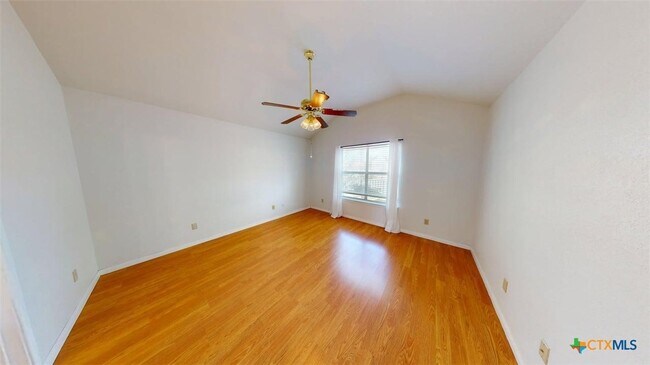 Building Photo - 411 Tomahawk Dr