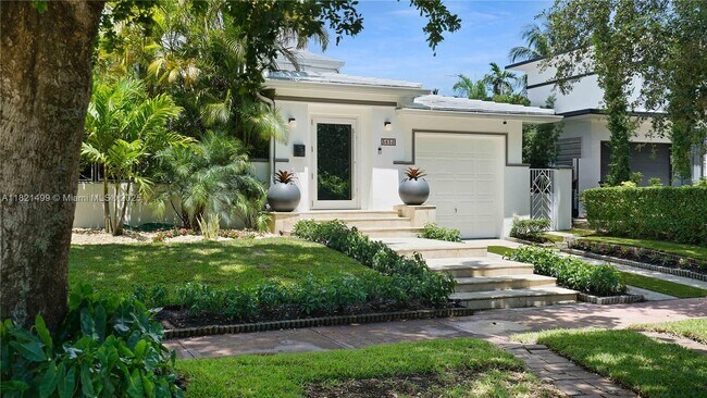 Building Photo - 5650 Pine Tree Dr