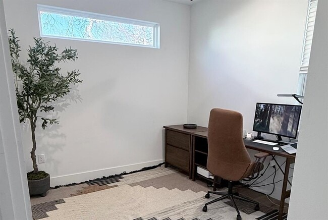 Building Photo - 6100 Ponca St