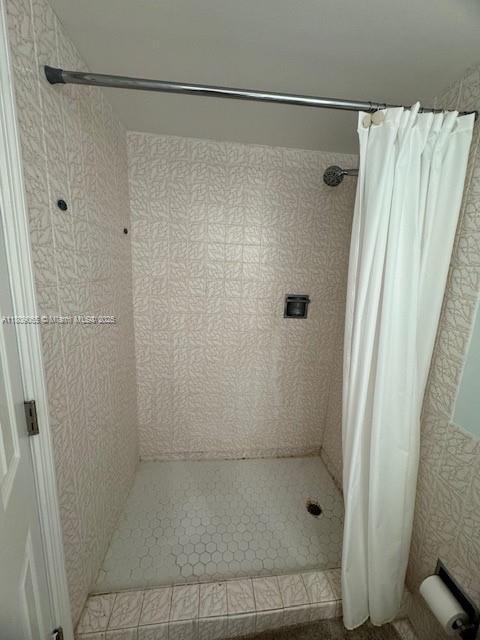 Building Photo - 1817 S Ocean Dr