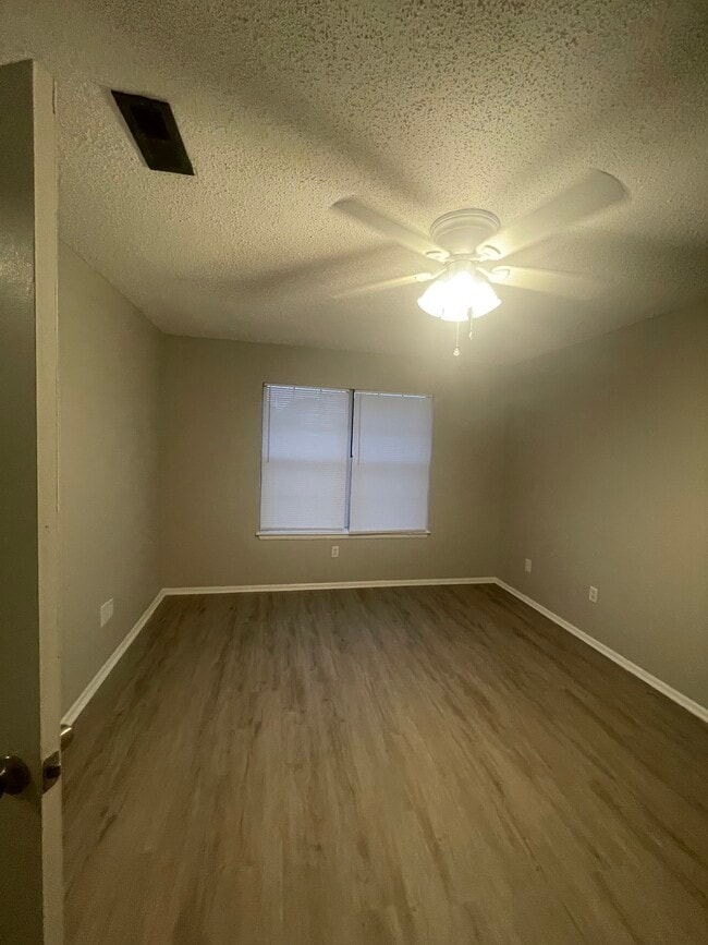 Building Photo - 622 Spirit Ct