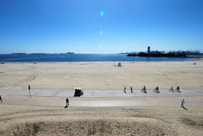 Building Photo - 1174 E Ocean Blvd