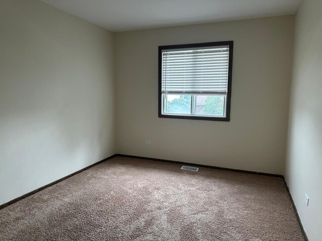 Building Photo - 6819 Prairieview Ave