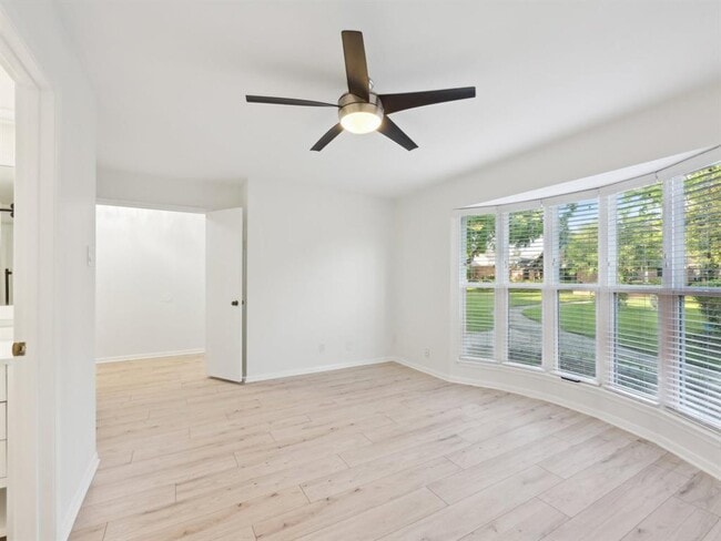 Building Photo - 1812 Saxony Ln
