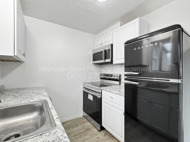 Building Photo - 4813 W Targee St