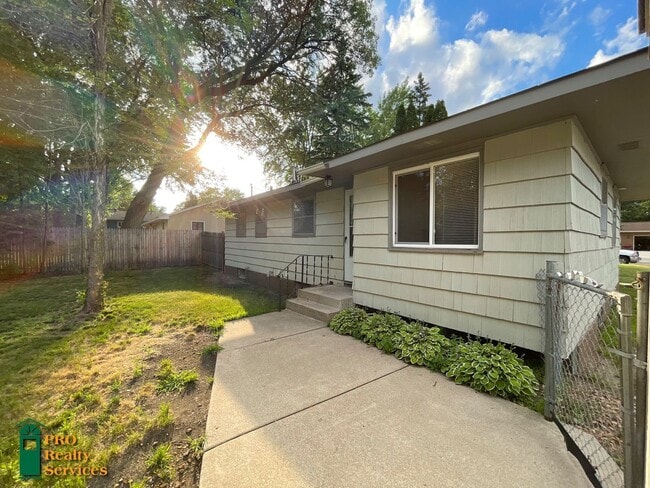 Building Photo - 2 Bedroom Home in Blaine