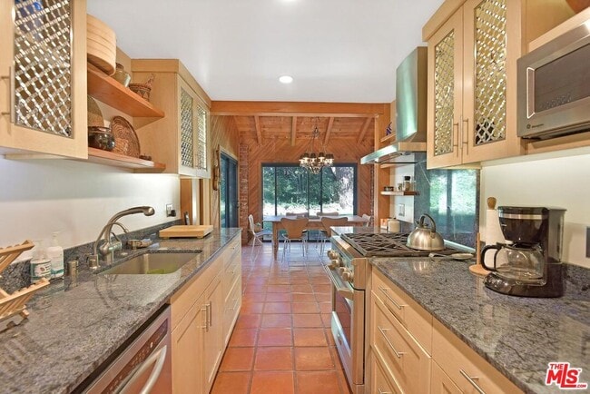 Building Photo - 1441 Bonnell Dr