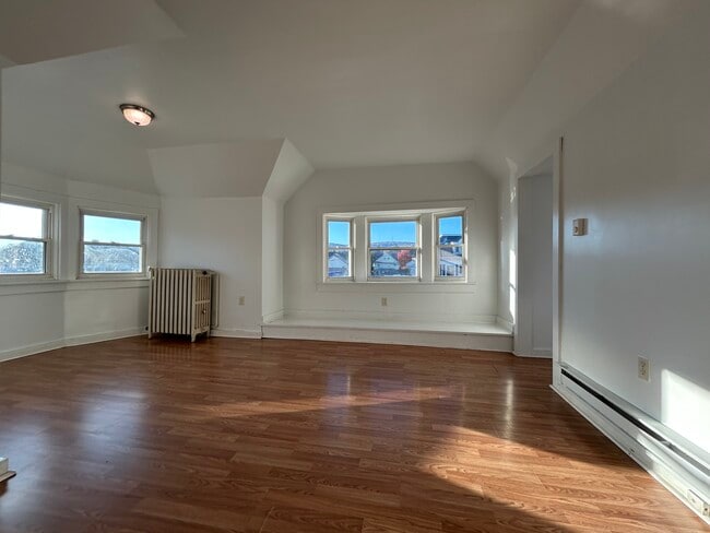 Bedroom3 p2 - 225 S Main Ave