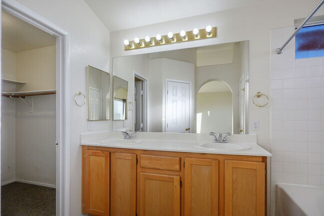 Building Photo - 9555 Malvasia Ct