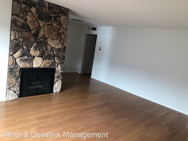 Building Photo - 11806 Mayfield Ave