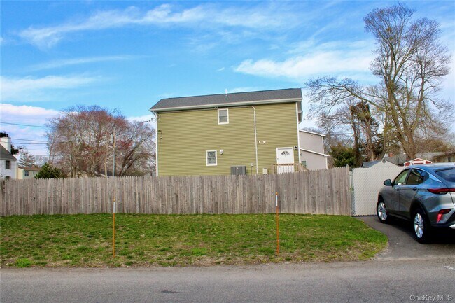 Building Photo - 2 Lafayette Dr