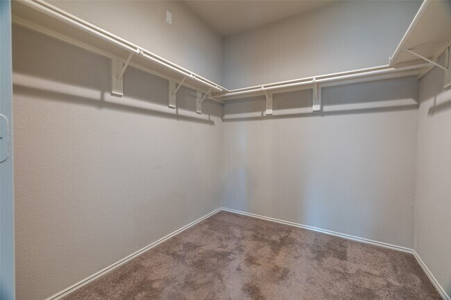 Building Photo - 15054 Paddock Point Ln