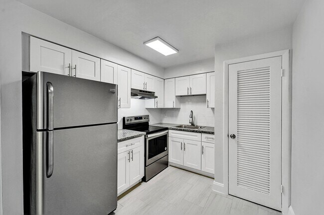 Building Photo - 3283 Coral Hills Dr