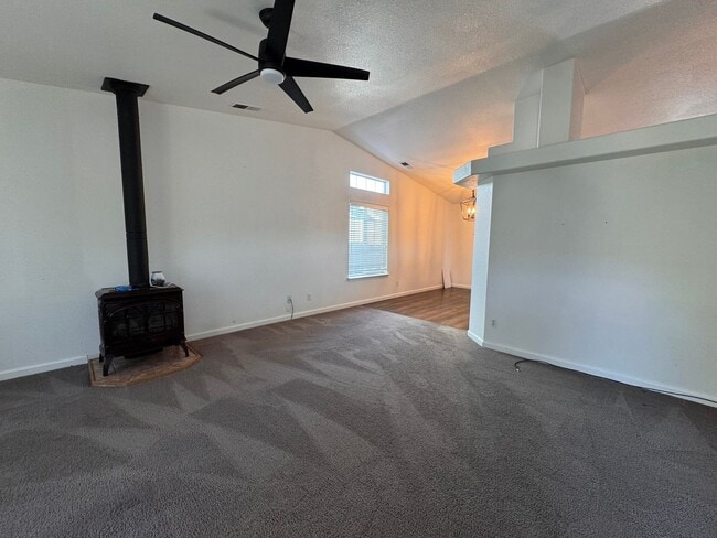 Building Photo - 1130 Shadow Mountain Dr
