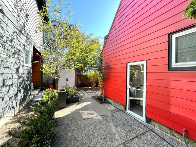 Building Photo - Gorgeous 1920s Richmond Home with Stunning...