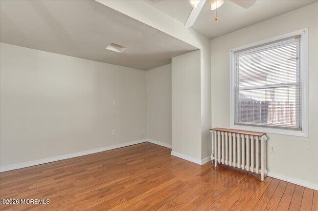 Building Photo - 301 Norwood Ave