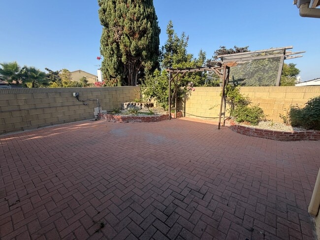 Building Photo - Harbor City- Single Family Home