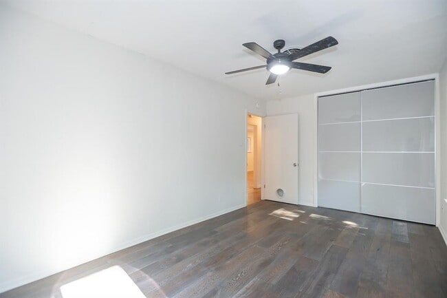 Building Photo - 1301 Clearfield Dr